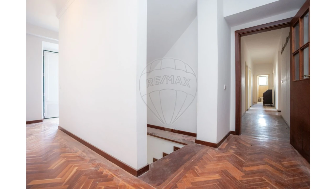 Moradia T18 para Venda em Parceiros e Azoia Foto 8