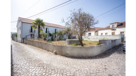 Moradia T18 para Venda em Parceiros e Azoia