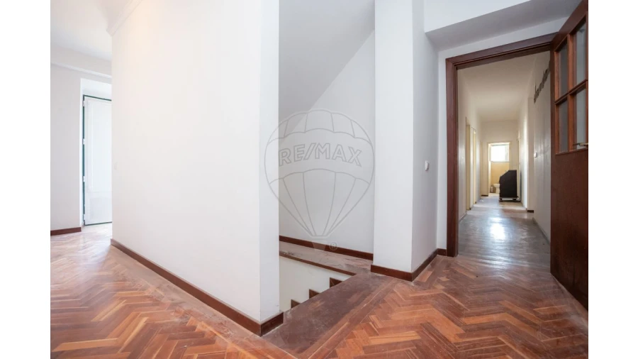 Moradia T18 para Venda em Parceiros e Azoia Foto 8