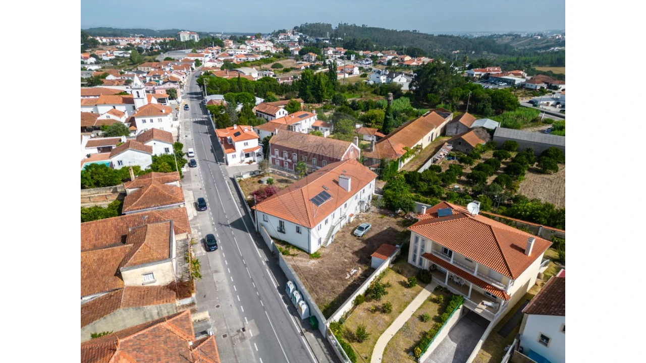 Moradia T18 para Venda em Parceiros e Azoia Foto 4