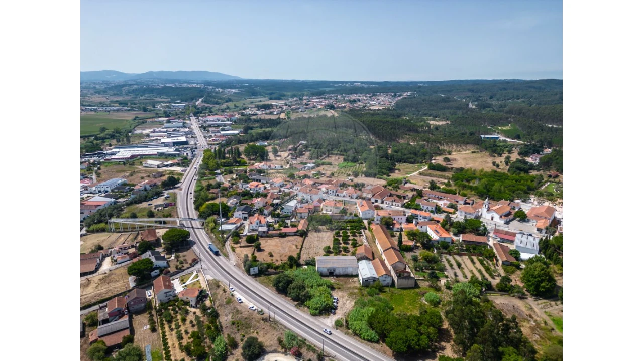 Moradia T18 para Venda em Parceiros e Azoia Foto 36