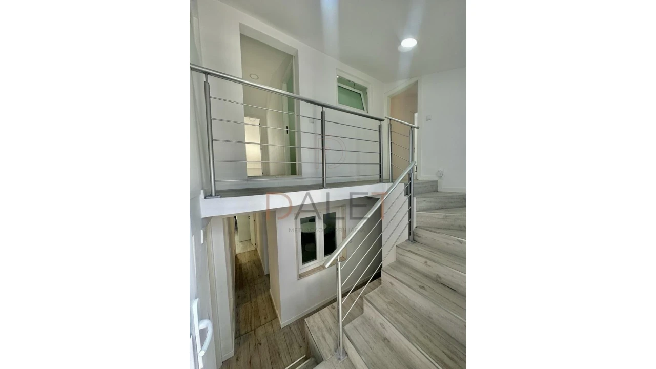 Moradia T9 para Venda em Ajuda Foto 34