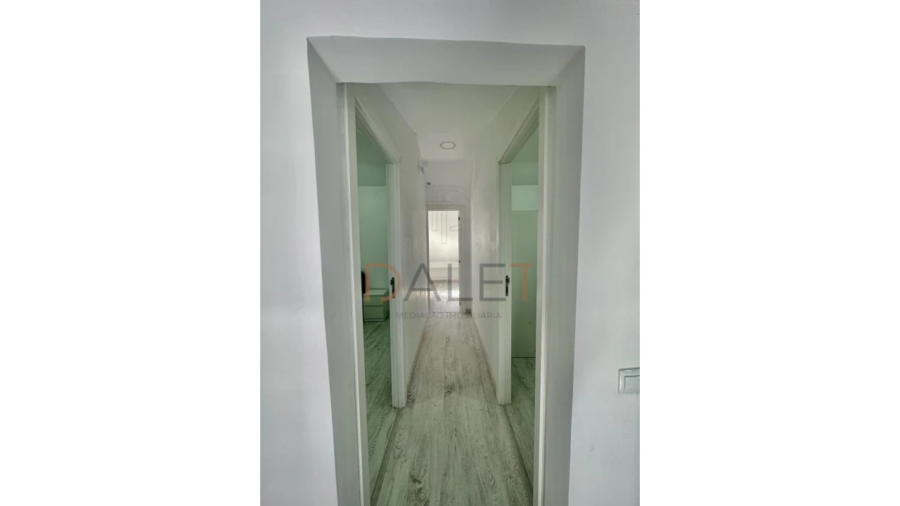 Moradia T9 para Venda em Ajuda Foto 38