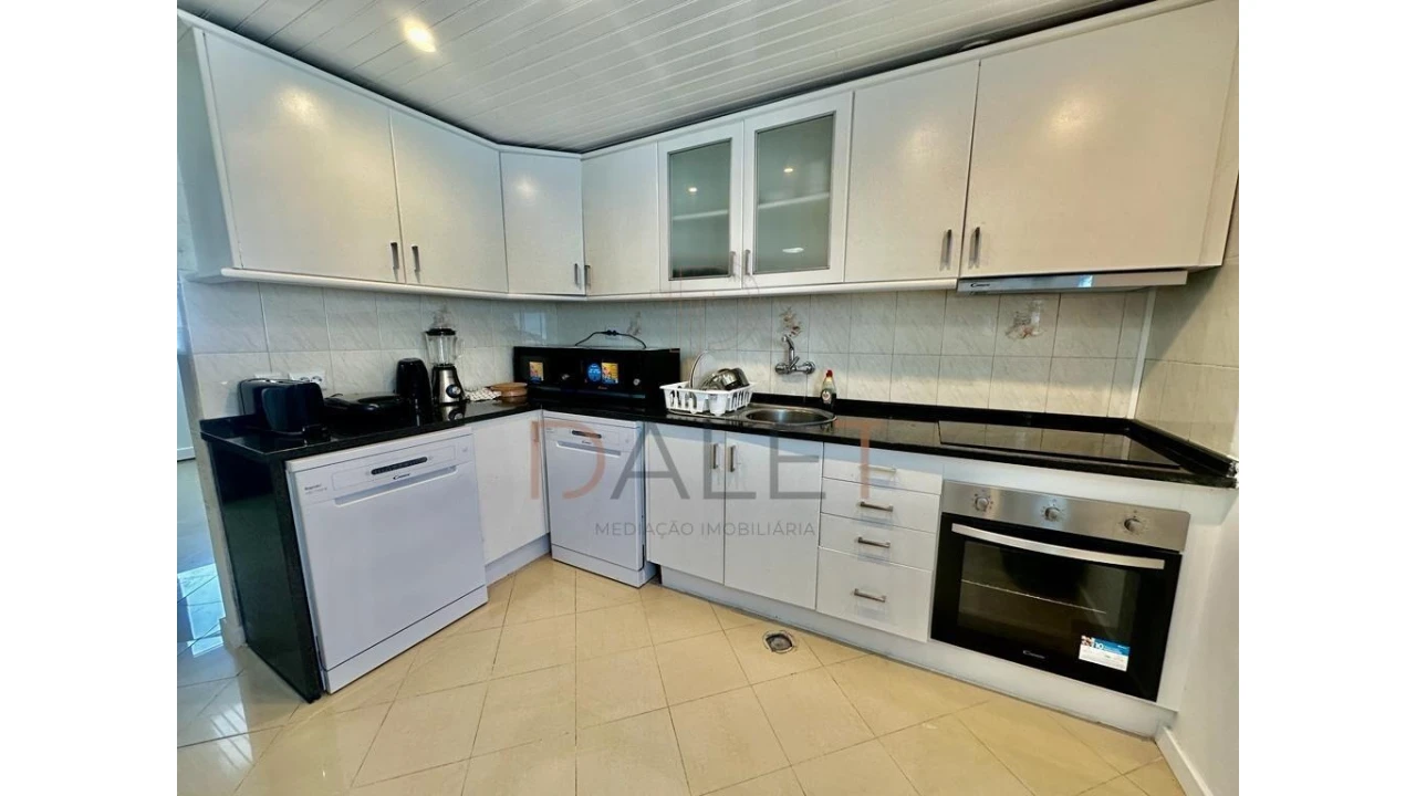 Moradia T9 para Venda em Ajuda Foto 7