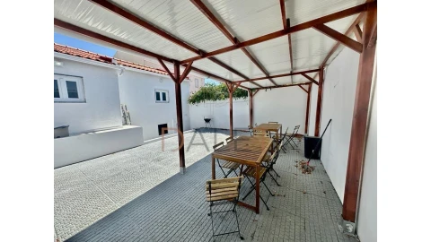 Moradia T9 para Venda em Ajuda