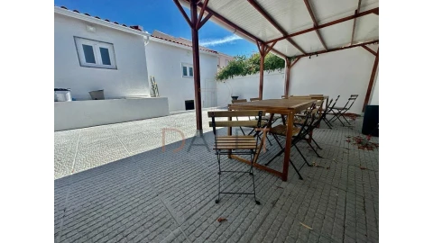 Moradia T9 para Venda em Ajuda
