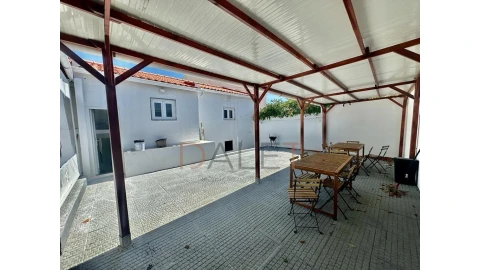Moradia T9 para Venda em Ajuda