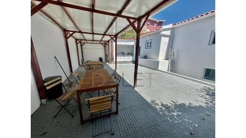 Moradia T9 para Venda em Ajuda