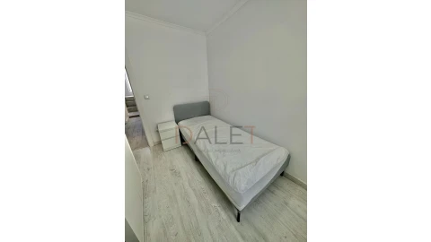 Moradia T9 para Venda em Ajuda