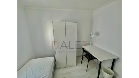 Moradia T9 para Venda em Ajuda