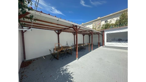 Moradia T9 para Venda em Ajuda