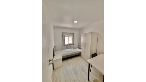 Moradia T9 para Venda em Ajuda