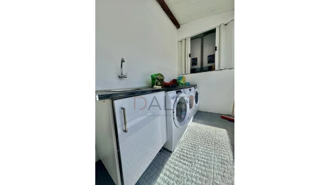 Moradia T9 para Venda em Ajuda