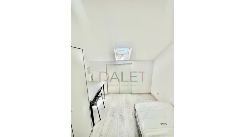 Moradia T9 para Venda em Ajuda