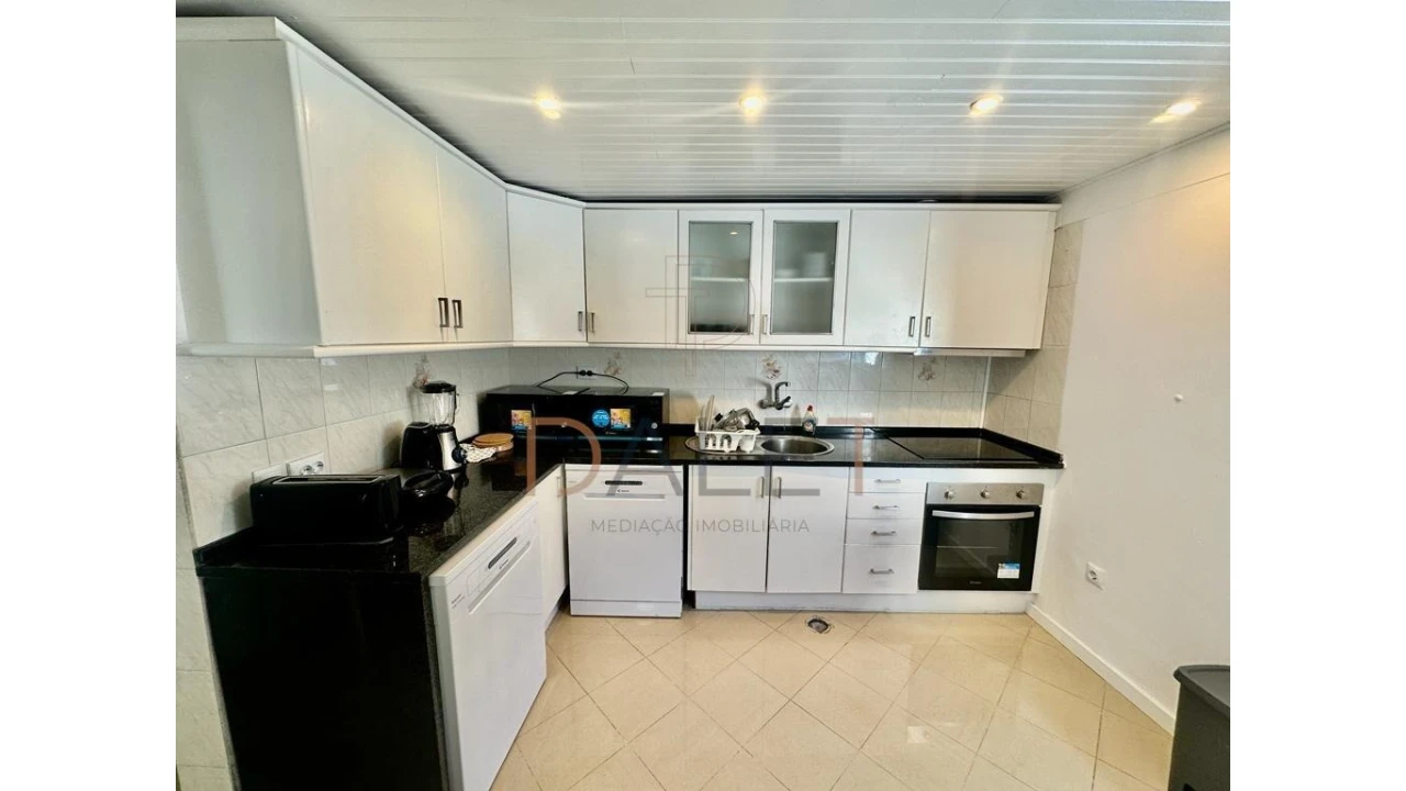 Moradia T9 para Venda em Ajuda Foto 14