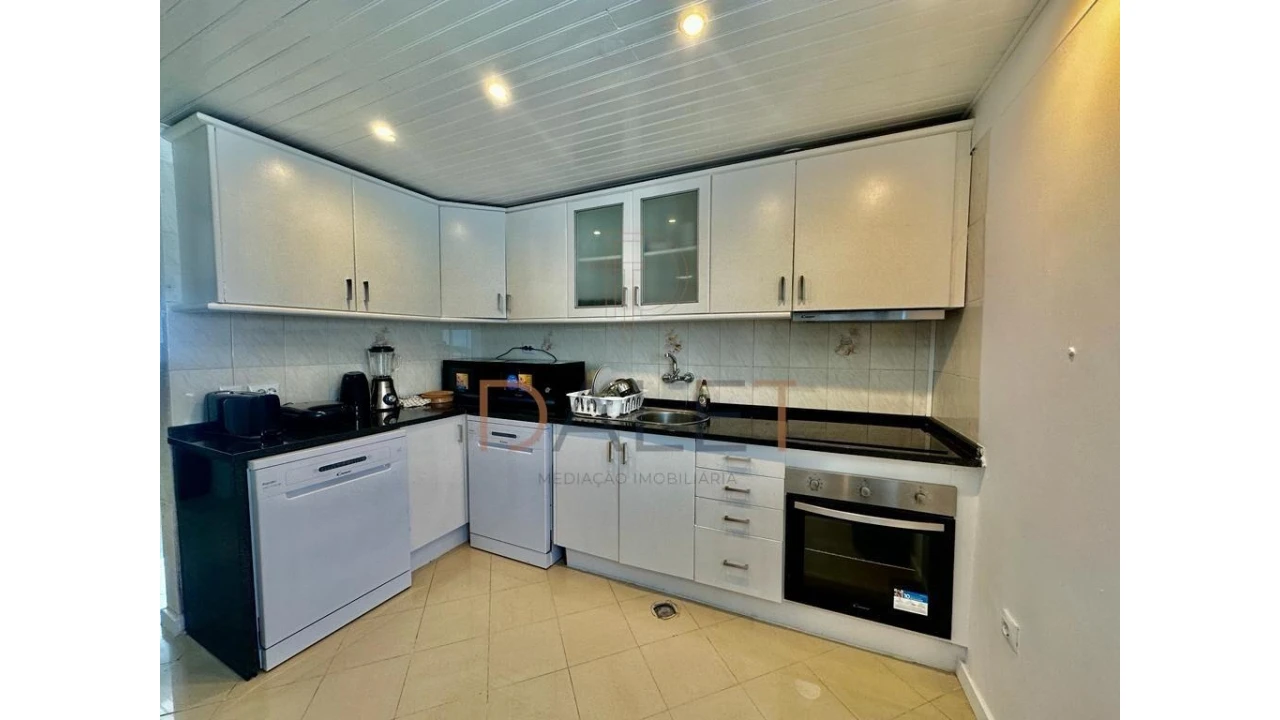 Moradia T9 para Venda em Ajuda Foto 5