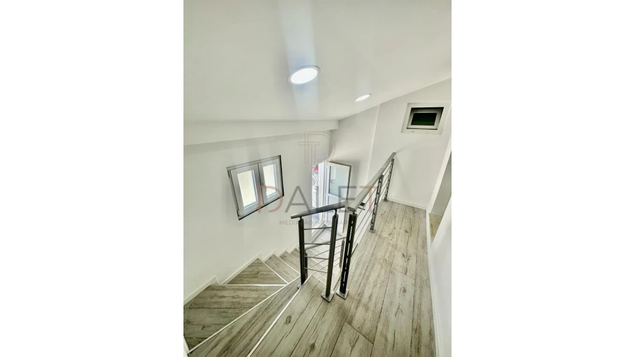 Moradia T9 para Venda em Ajuda Foto 31