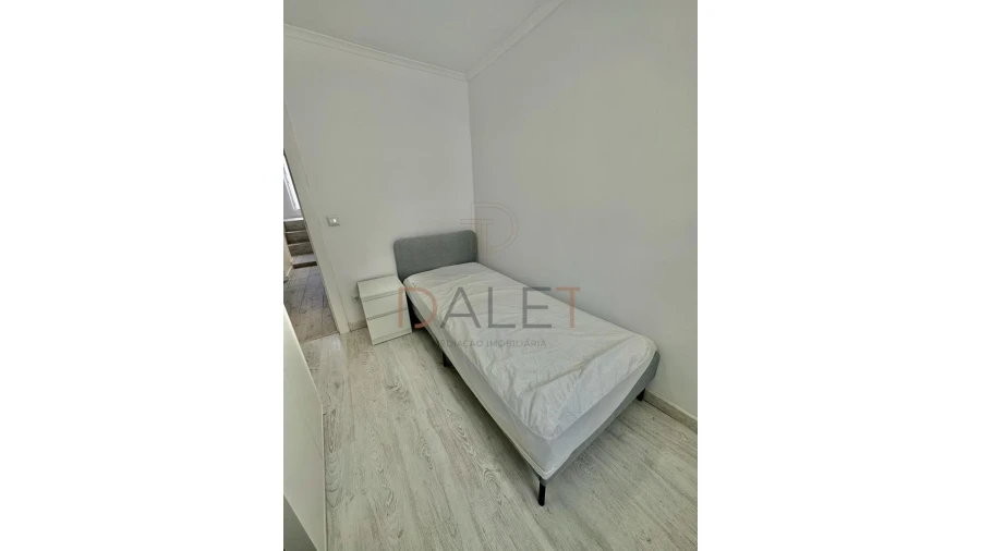 Moradia T9 para Venda em Ajuda Foto 56