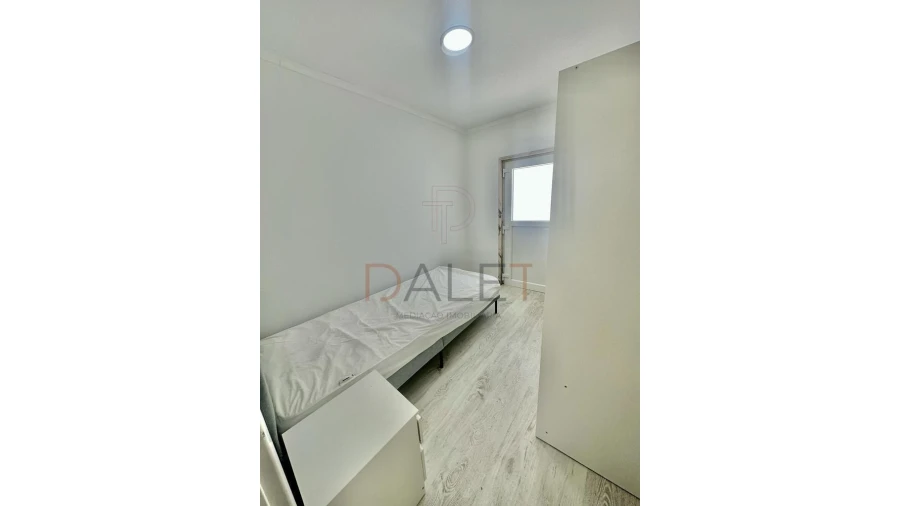 Moradia T9 para Venda em Ajuda Foto 58