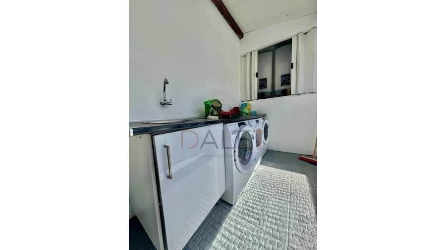 Moradia T9 para Venda em Ajuda Foto 84