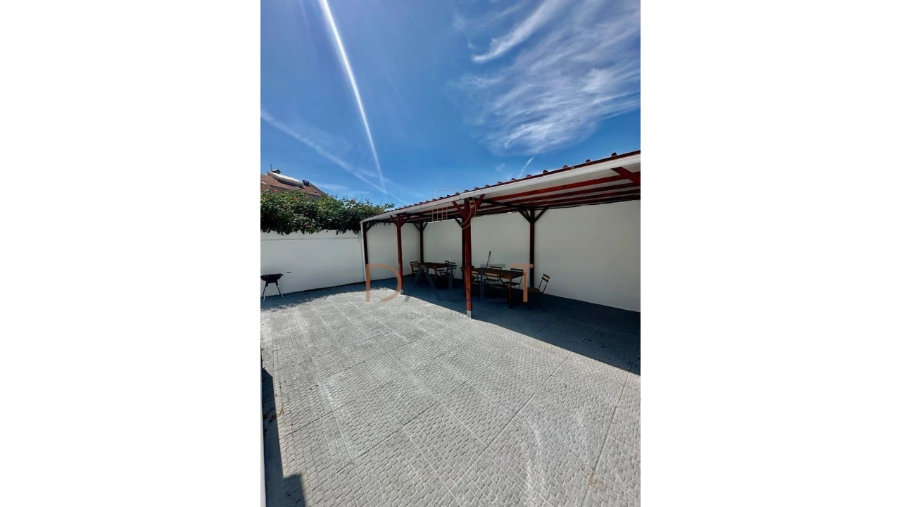 Moradia T9 para Venda em Ajuda Foto 78