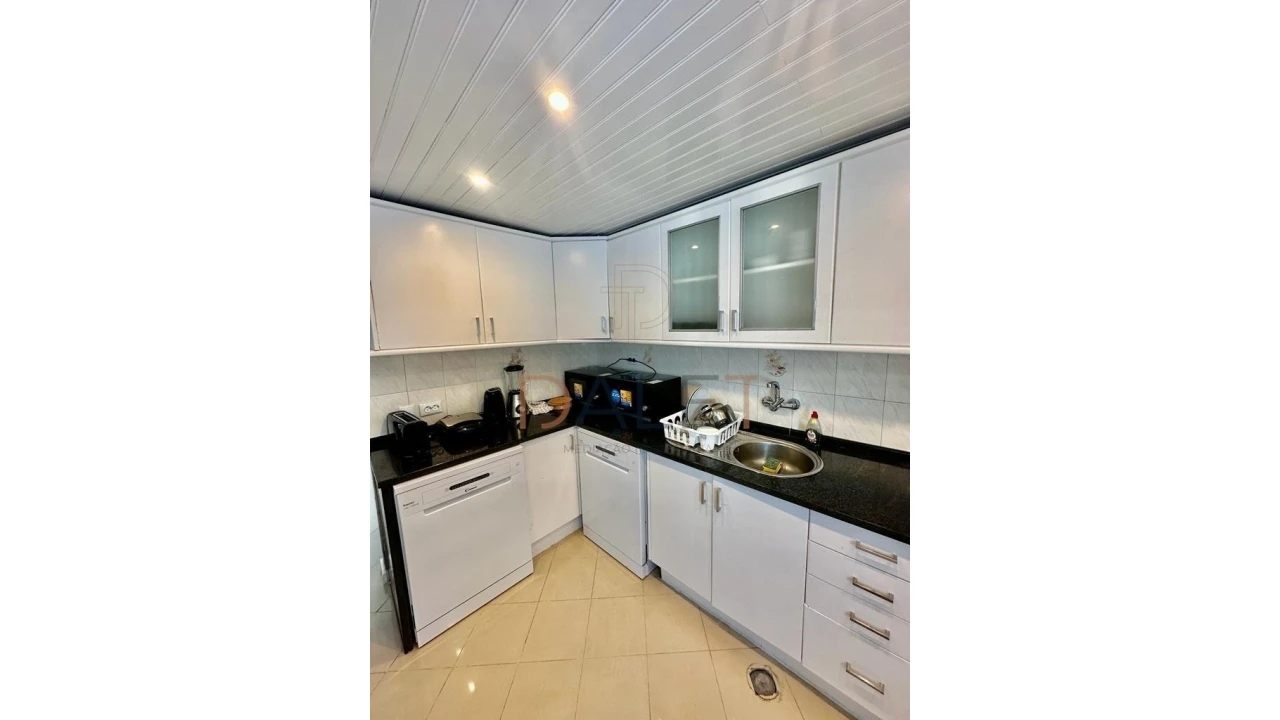 Moradia T9 para Venda em Ajuda Foto 1