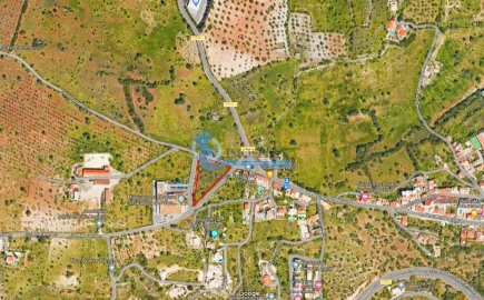 Terreno para Venda em Albufeira e Olhos de Água