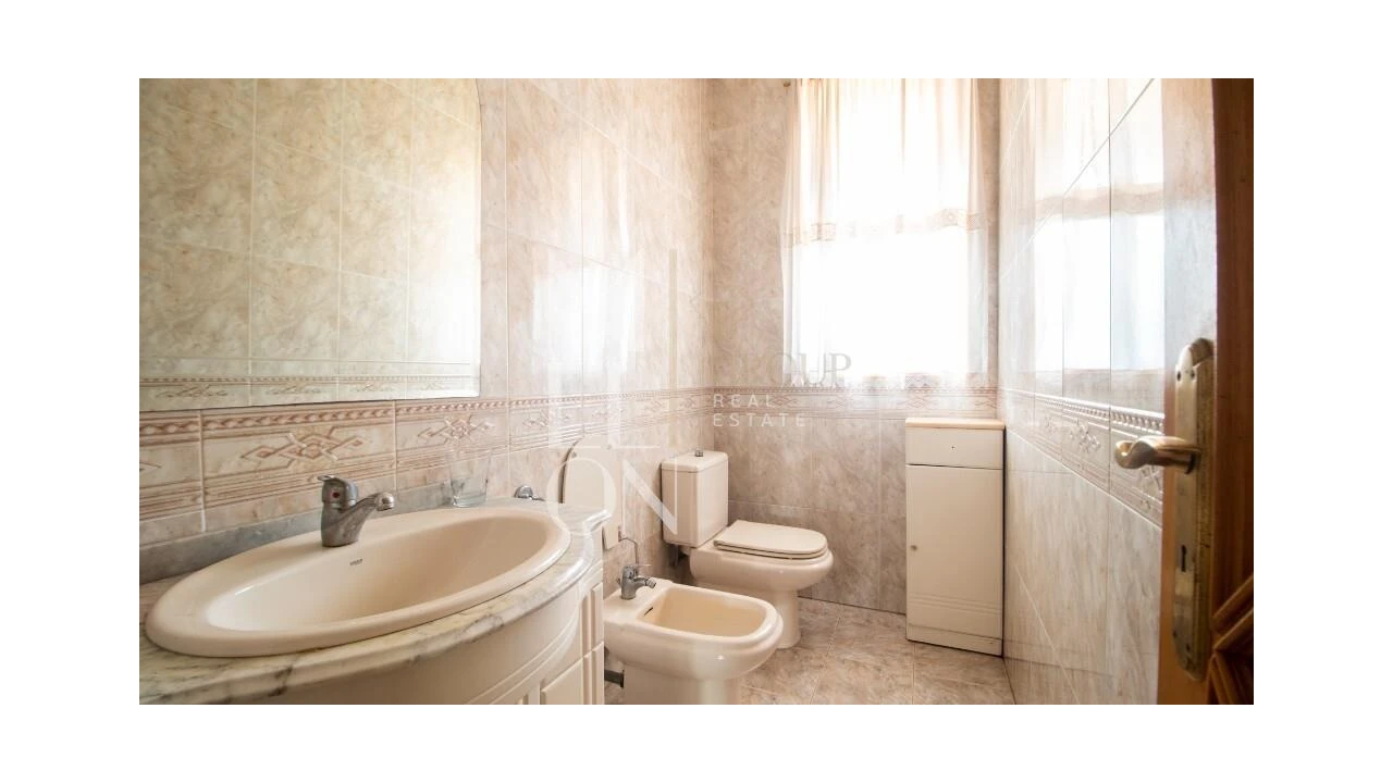 Moradia T4 para Venda em Foz do Sousa e Covelo Foto 24