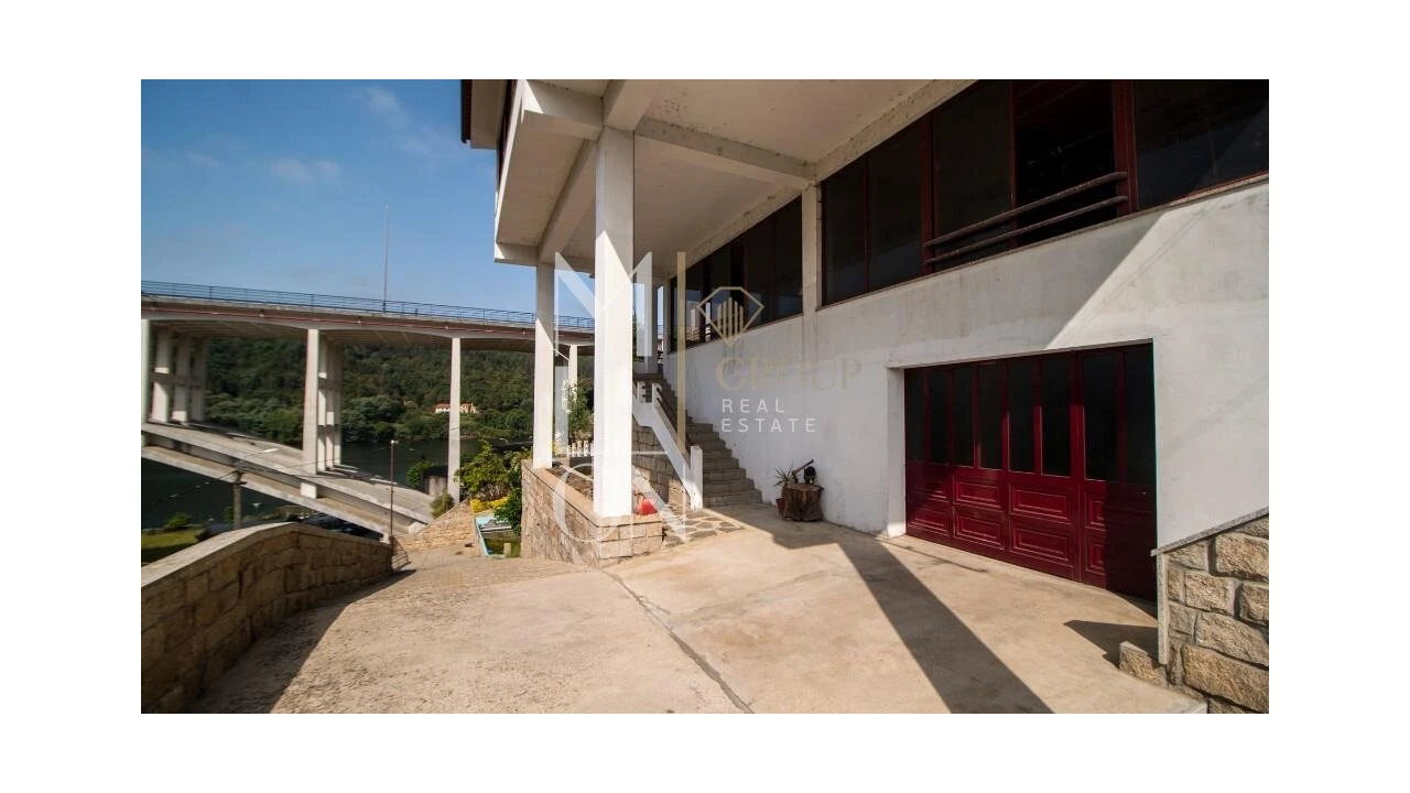 Moradia T4 para Venda em Foz do Sousa e Covelo Foto 11