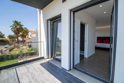 Moradia T5 para Venda em Albufeira e Olhos de Água