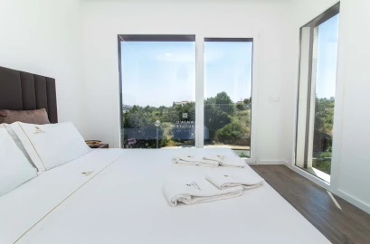 Moradia T5 para Venda em Albufeira e Olhos de Água