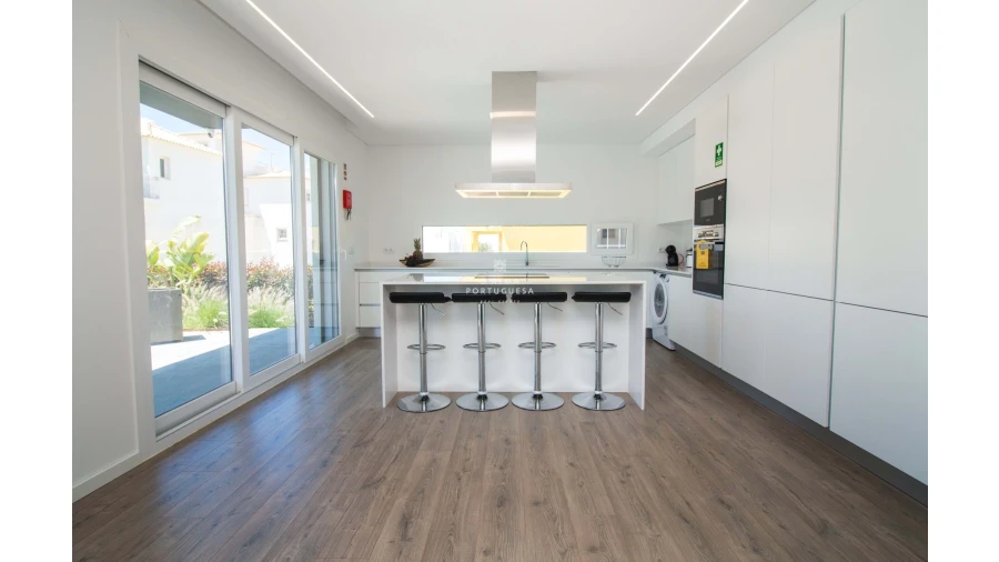 Moradia T5 para Venda em Albufeira e Olhos de Água Foto 2