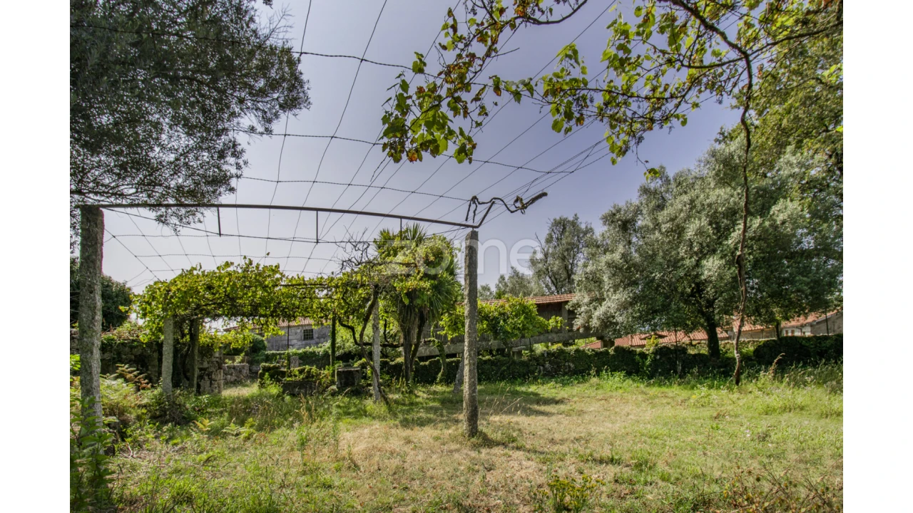 Moradia T16 para Venda em Serzedelo Foto 13