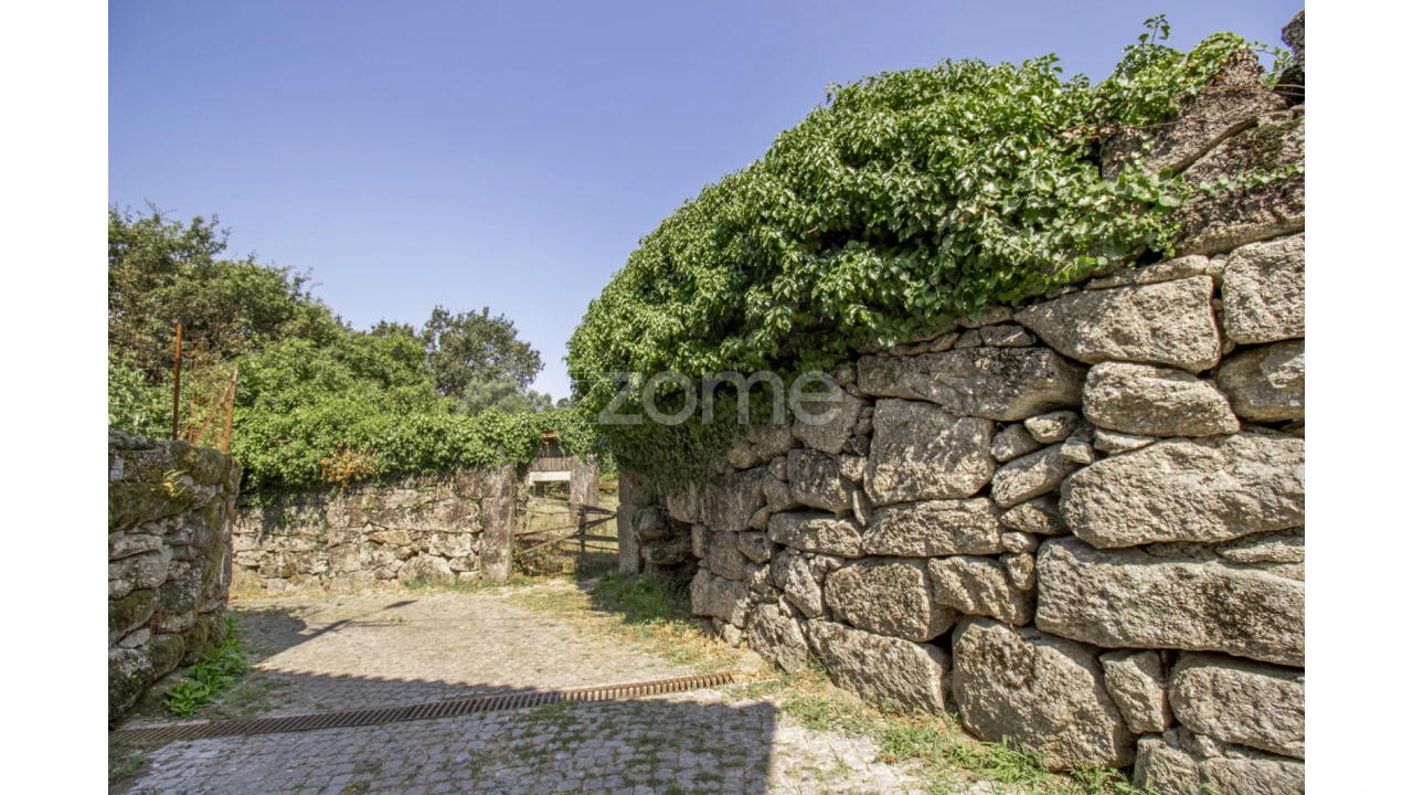 Moradia T16 para Venda em Serzedelo Foto 15