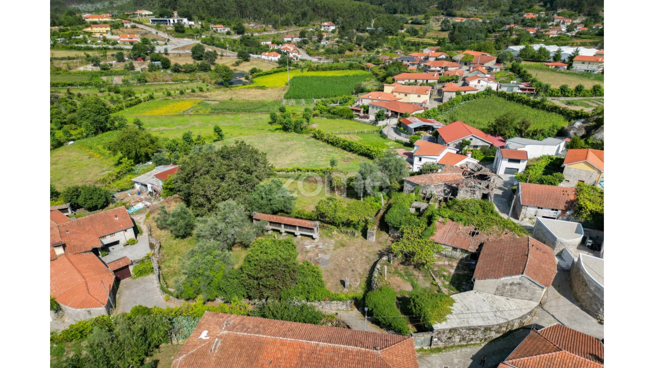 Moradia T16 para Venda em Serzedelo Foto 4