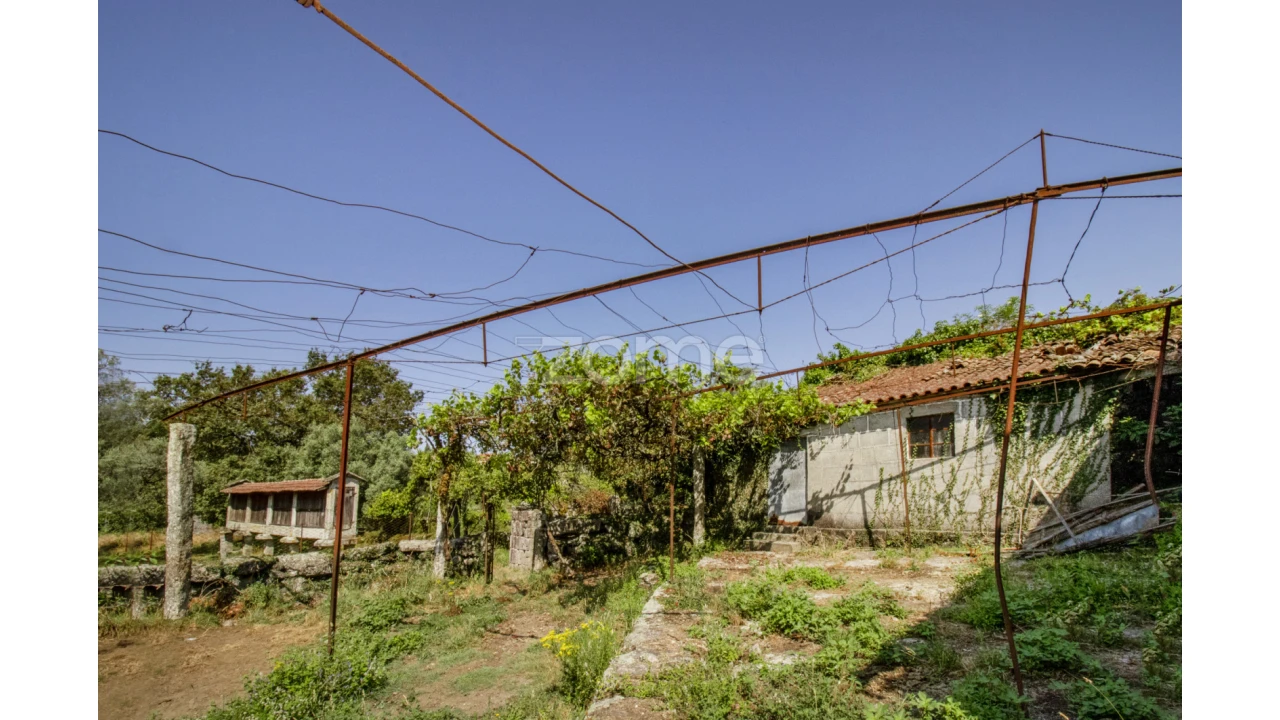 Moradia T16 para Venda em Serzedelo Foto 6