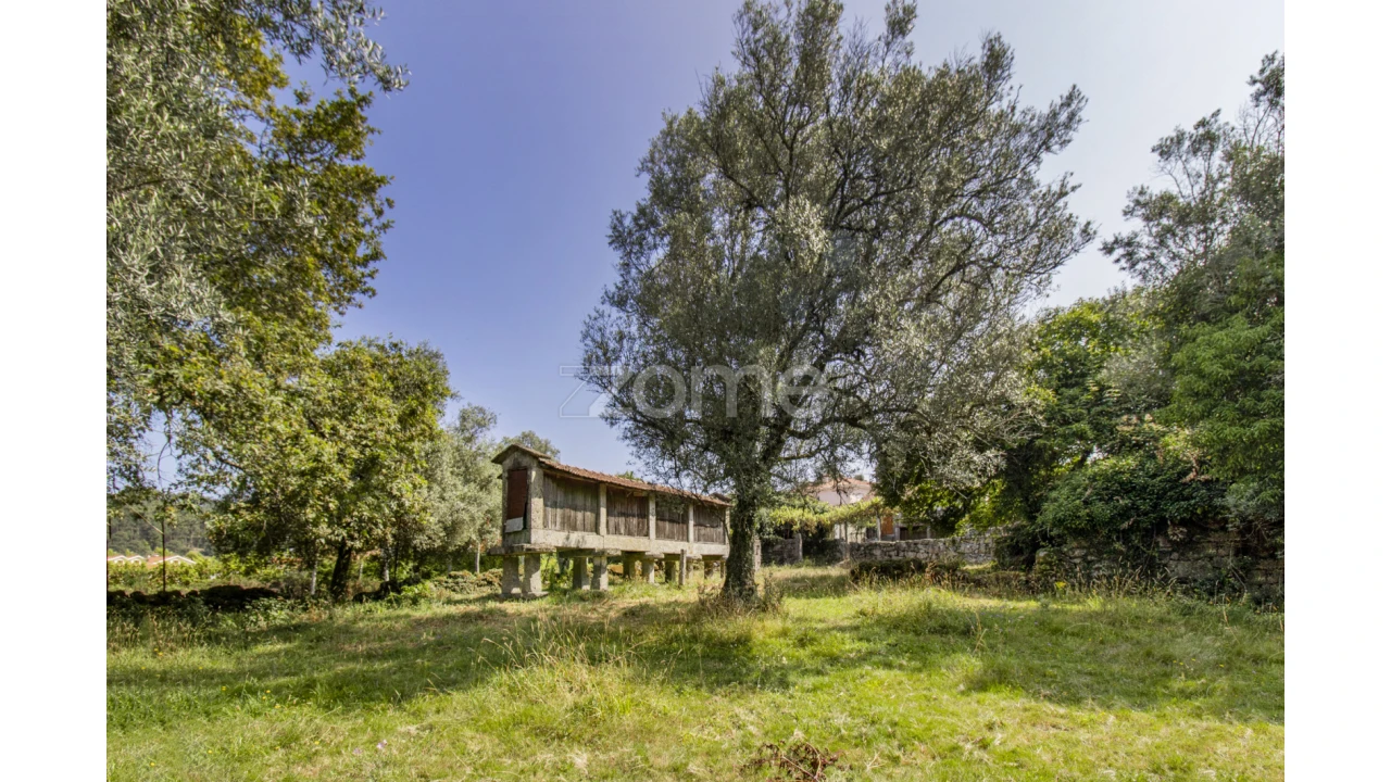 Moradia T16 para Venda em Serzedelo Foto 8