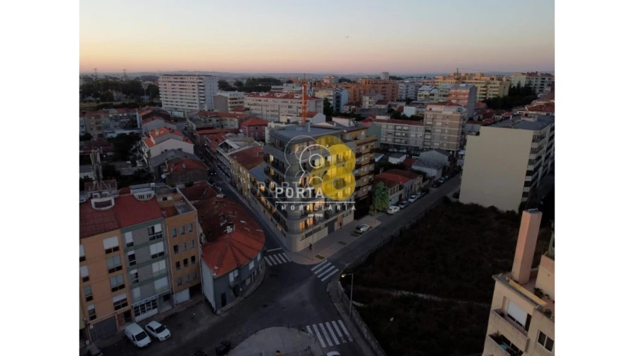 Apartamento T2 para Venda em Paranhos Foto 8