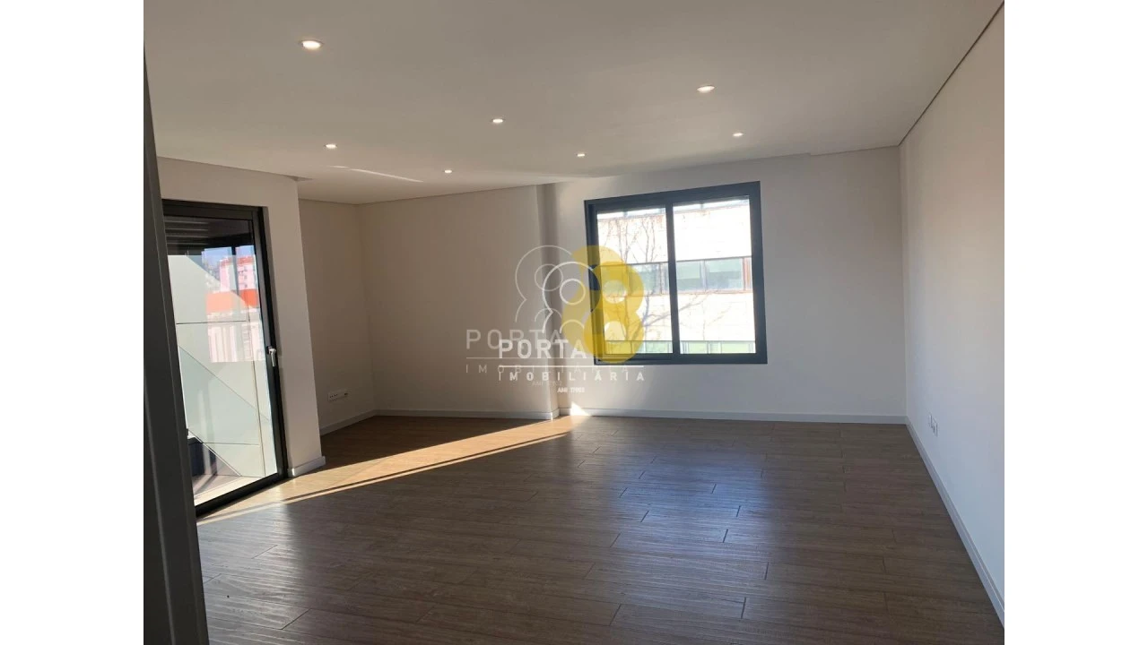 Apartamento T3 para Venda em Ramalde Foto 4