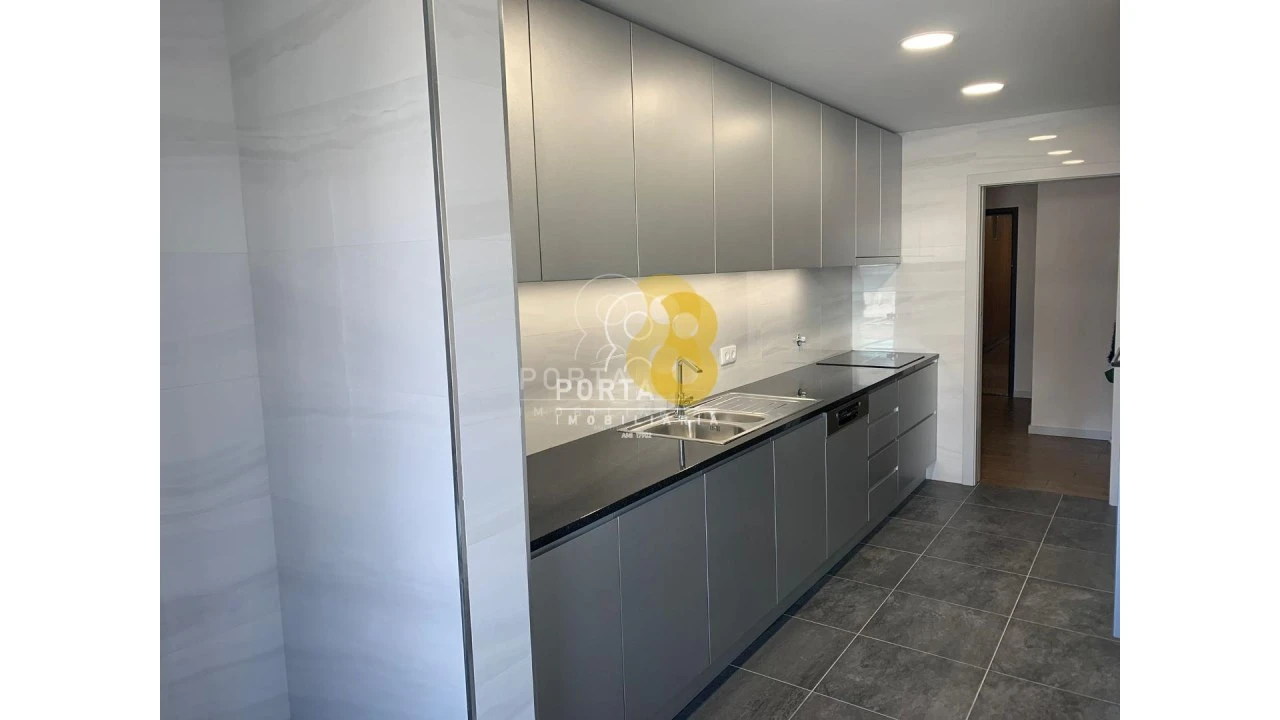 Apartamento T3 para Venda em Ramalde Foto 14