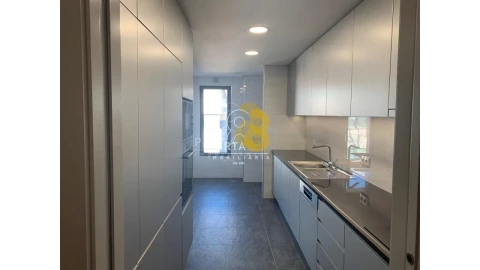 Apartamento T3 para Venda em Ramalde