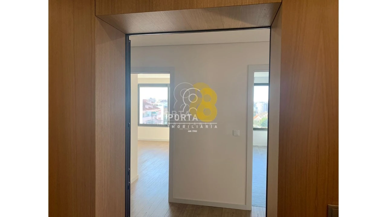 Apartamento T3 para Venda em Cedofeita, Santo Ildefonso, Sé, Miragaia, São Nicolau e Vitória Foto 11