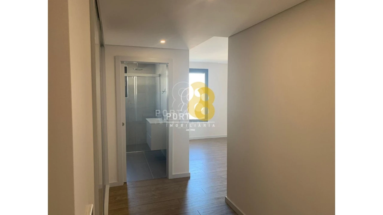 Apartamento T3 para Venda em Cedofeita, Santo Ildefonso, Sé, Miragaia, São Nicolau e Vitória Foto 17