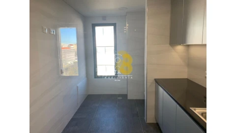 Apartamento T3 para Venda em Cedofeita, Santo Ildefonso, Sé, Miragaia, São Nicolau e Vitória