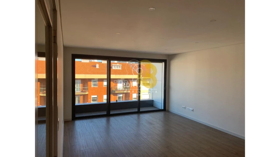 Apartamento T3 para Venda em Cedofeita, Santo Ildefonso, Sé, Miragaia, São Nicolau e Vitória Foto 3