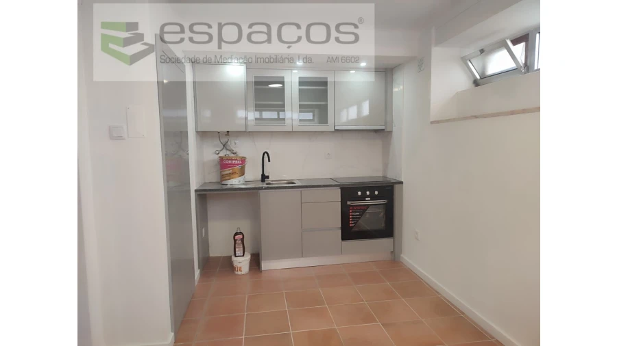 Negócio para Venda em Castelo Branco Foto 2