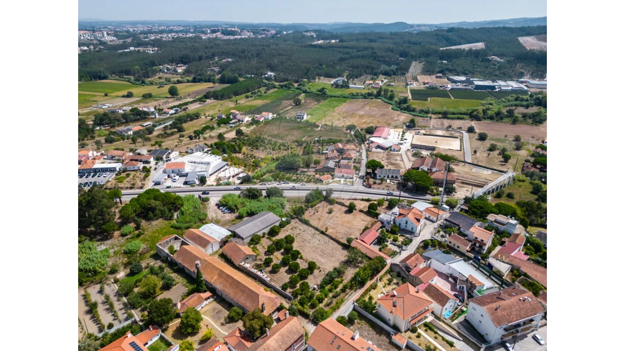 Terreno para Venda em Parceiros e Azoia Foto 6