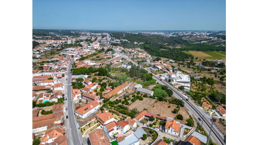 Terreno para Venda em Parceiros e Azoia Foto 10