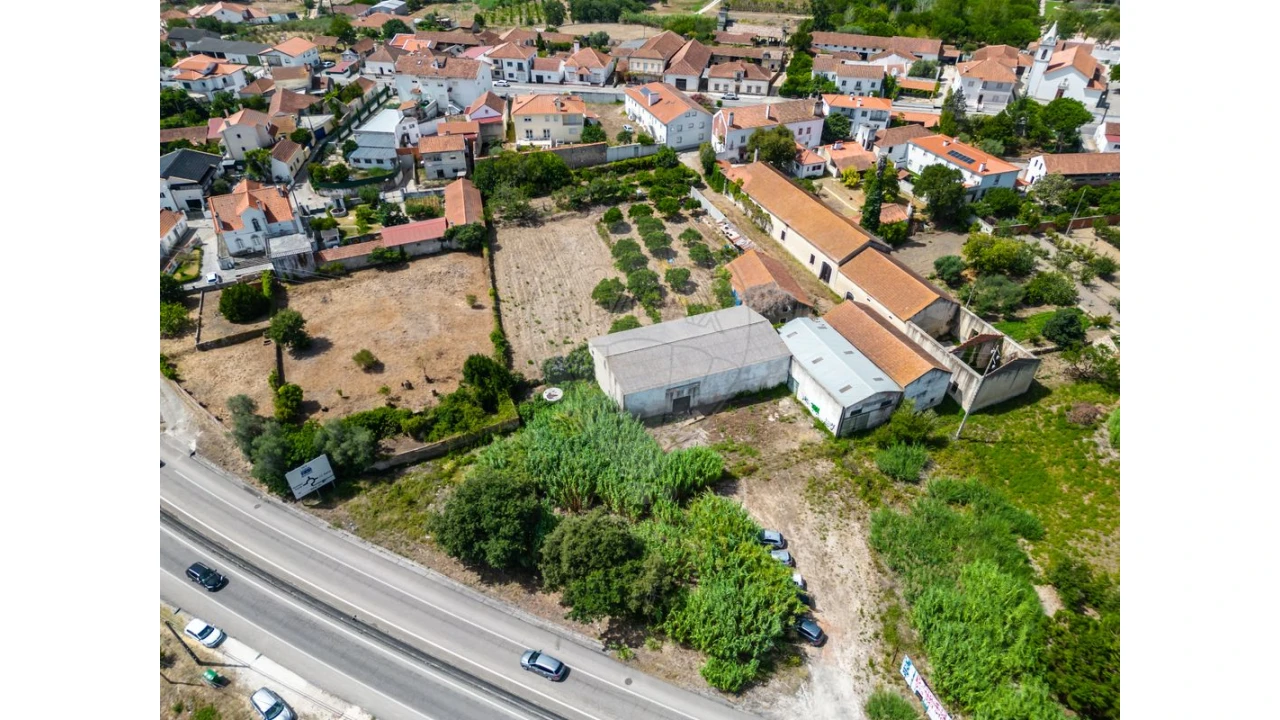 Terreno para Venda em Parceiros e Azoia Foto 12