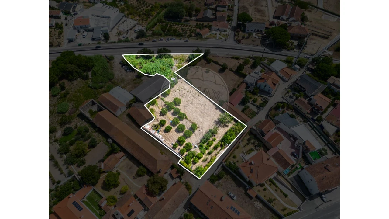 Terreno para Venda em Parceiros e Azoia Foto 1